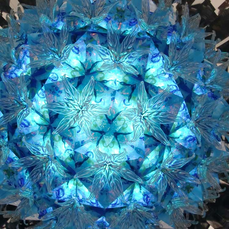 万華鏡作家 中里保子のAqua内観